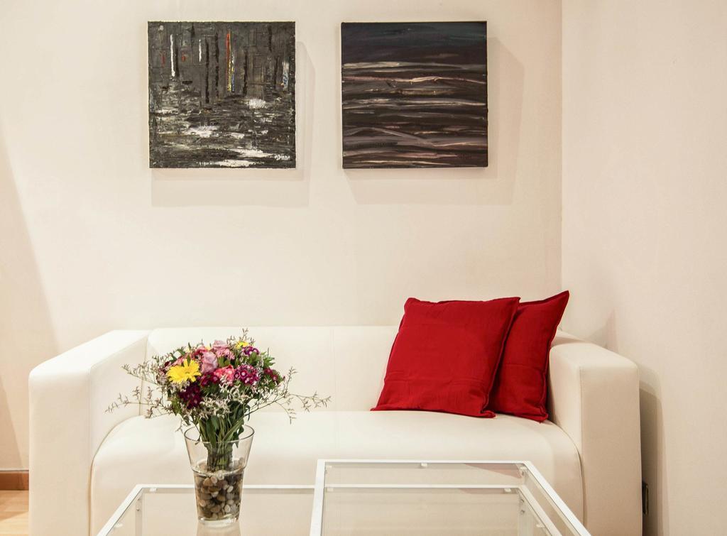 Art House Fira Apartments Barselona Dış mekan fotoğraf